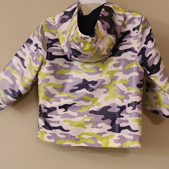 OshKosh B'gosh camo hooded rain jacket - Picture 2 of 5